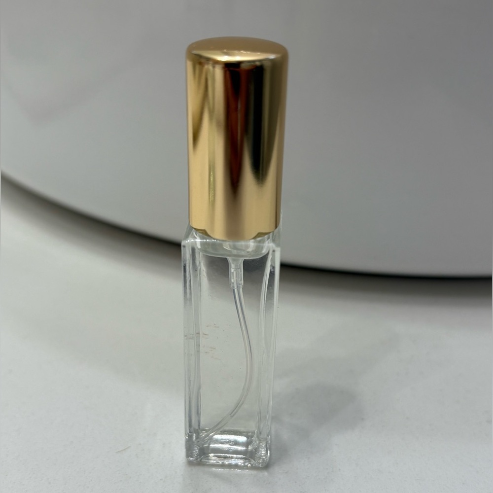 Roger & Gallet Lavande Royale Decant - Picture 6 of 8